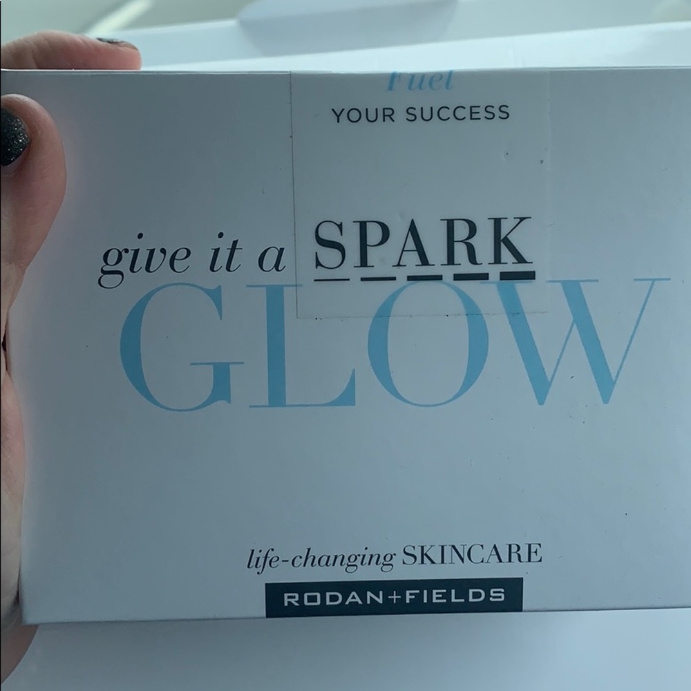 Consultant sample packets give it a glow
